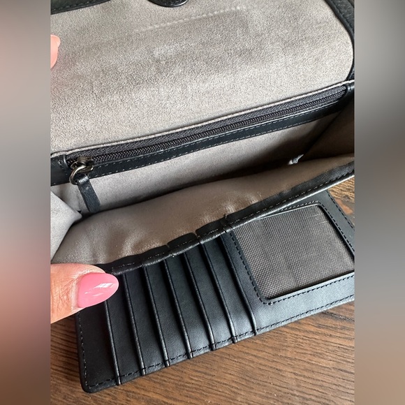 Vince Camuto Black Leather Clutch Wallet | VC-Bitty - Picture 7 of 8